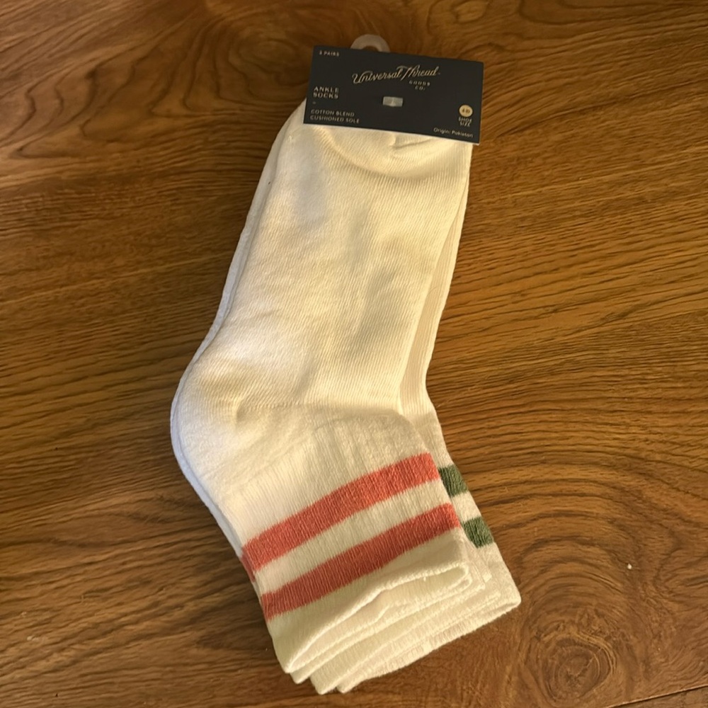 Universal Thread Striped Crew Socks